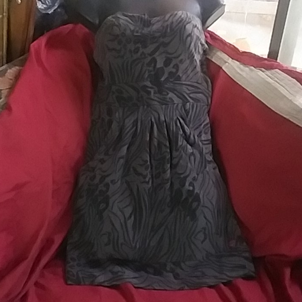 Pocketed Billabong little black dress